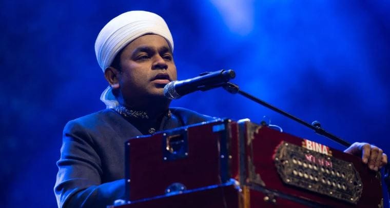 वडिलांचे निधन झाल्यानंतर ए आर रहमान यांच्यावरच कुटुंबाची जबाबदारी आली. सुरुवातीच्या काळात ए आर रहमान यांच्या कुटुंबाला मोठ्या आर्थिक अडचणी सहन कराव्या लागल्या. वडिलांची वाद्ये भाड्याने देऊन रहमान यांच्या कुटुंबाचा चरितार्थ चालायचा. ए आर रहमान हे शाळेत फारसे चांगली कामगिरी करू शकले नाही. 