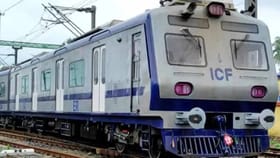 हार्बर मार्गावरील प्रवाशांना मोठं गिफ्ट ! लवकरच 'गारेगार' प्रवास.