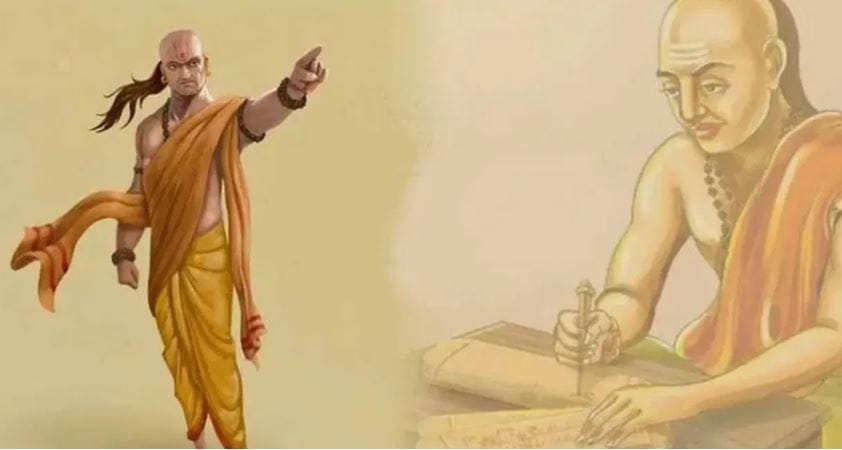 त्यामुळे तुम्हाला काहीच समजत नाही, असा संदेश समोरच्या व्यक्तीला गेला पाहिजे. यात तुम्हाला यश मिळाले की तुम्ही अर्धी लढाई जिंकलेली असते, असेही चाणक्य नीती सांगते.