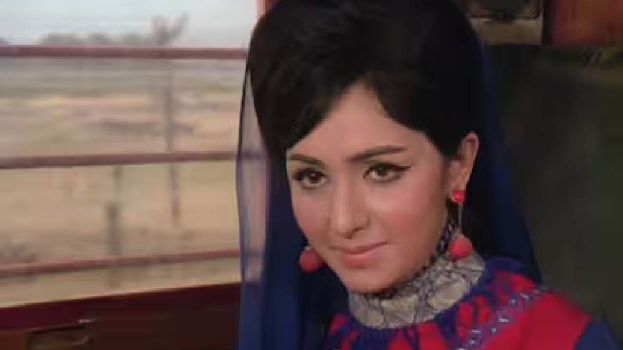 आम्ही ज्या अभिनेत्रीबद्दल बोलत आहोत ती 1960 च्या दशकातील प्रसिद्ध अभिनेत्री होती. तिचा जन्म हा पंजाबी कुटुंबात झाला होता. तिचे नाव विमी आहे. विमी यांच्या सौंदर्याची त्या काळात प्रचंड चर्चा होत असायची. 