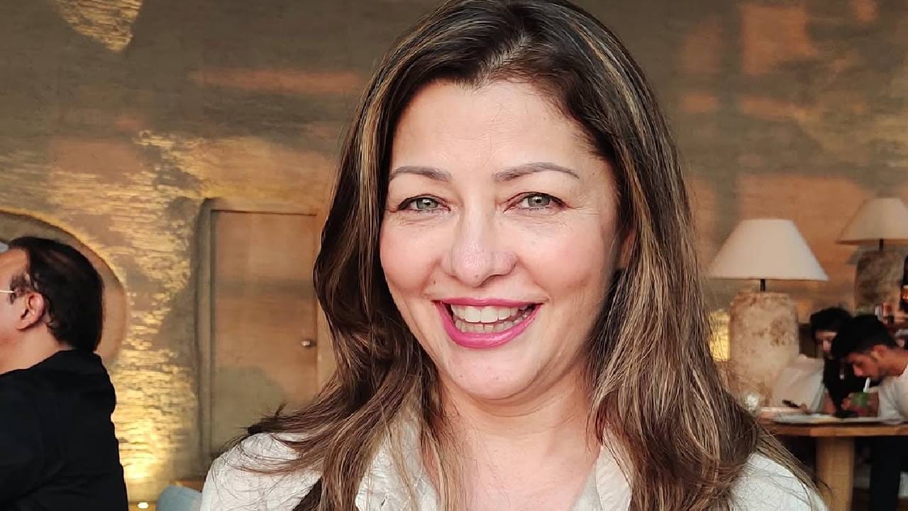 अदिती गोवित्रीकरने सांगितलं की तिला तिच्या डोळ्यांमुळे कॉलेजमध्ये बऱ्याच थट्टामस्करीला सामोरं जावं लागलं होतं. इतकंच नव्हे तर कॉलेजमध्ये नजर वर करून कधी चालू शकली नव्हती, असा खुलासा तिने केला. तेव्हा अदिती नुकतीच मुंबईला आली होती. 
