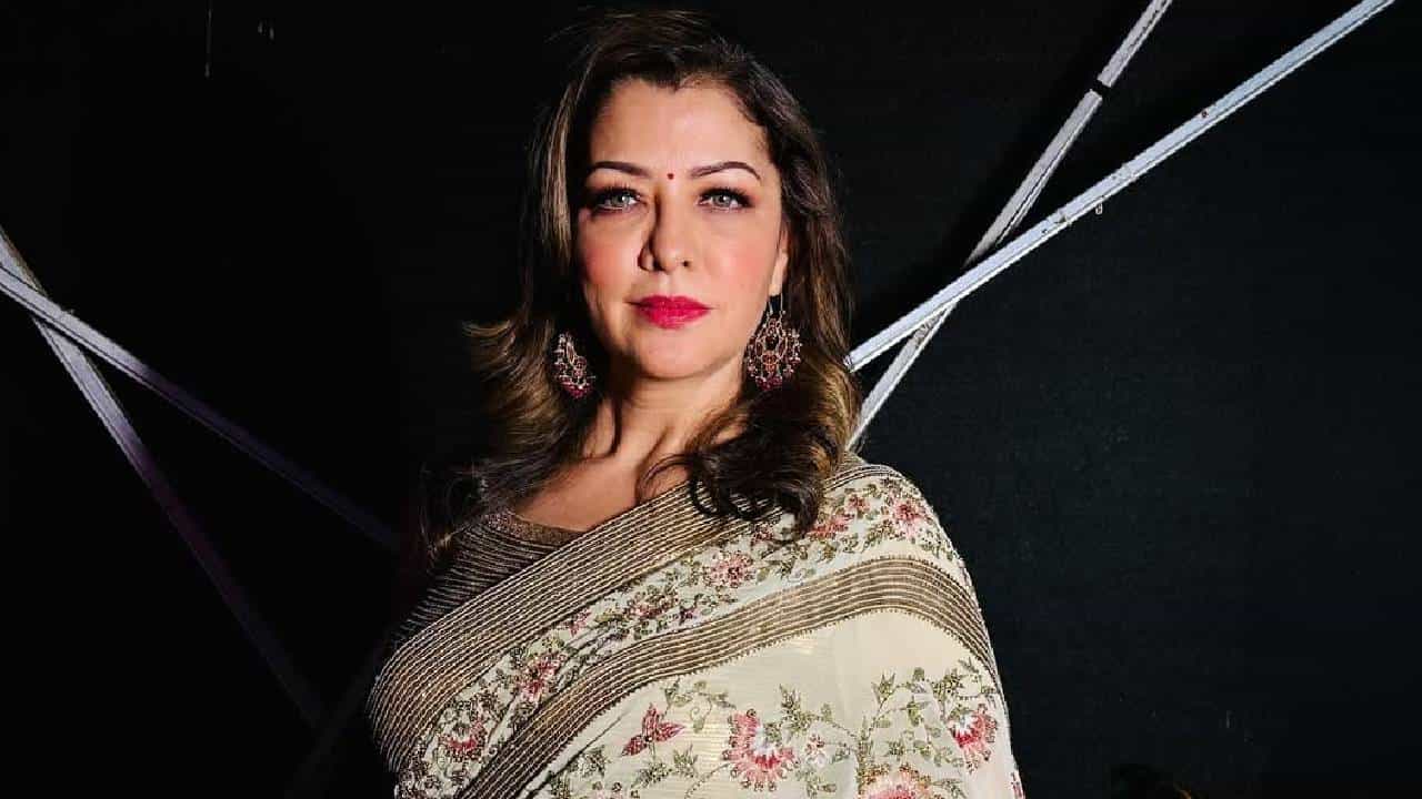 घारे डोळे असलेल्यांची अनेकदा खिल्ली उडवली जाते किंवा ते खूप चलाख असतात, अशीही टीका केली जाते. अनेक सेलिब्रिटींनाही असा अनुभव आला आहे. मराठमोळी अभिनेत्री अदिती गोवित्रीकरने नुकताच याबद्दलचा तिचा अनुभव सांगितला आहे.