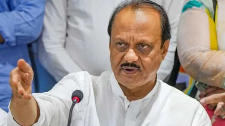 ...म्हणून पुण्यातील रस्त्यावर खड्डे; अजितदादांचा भाजपवर अप्रत्यक्षपणे निशाणा ...म्हणून पुण्यातील रस्त्यावर खड्डे; अजितदादांचा भाजपवर अप्रत्यक्षपणे निशाणा