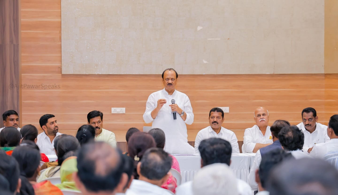 २०१४ मध्ये ४ कोटी १० लाखांचे असलेले कर्ज २०२४ पर्यंत वाढले होते. विशेष म्हणजे, सुनेत्रा पवार यांनी पती अजित पवार, नणंद सुप्रिया सुळे आणि सासू प्रतिभा पवार यांनाही लाखो रुपयांचे कर्ज दिले असल्याचे प्रतिज्ञापत्रात नमूद केले होते.