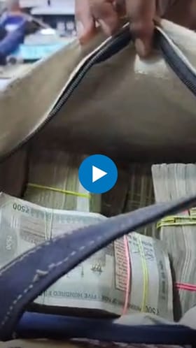 अकोल्यात ५० लाखांची रोकड जप्त!.