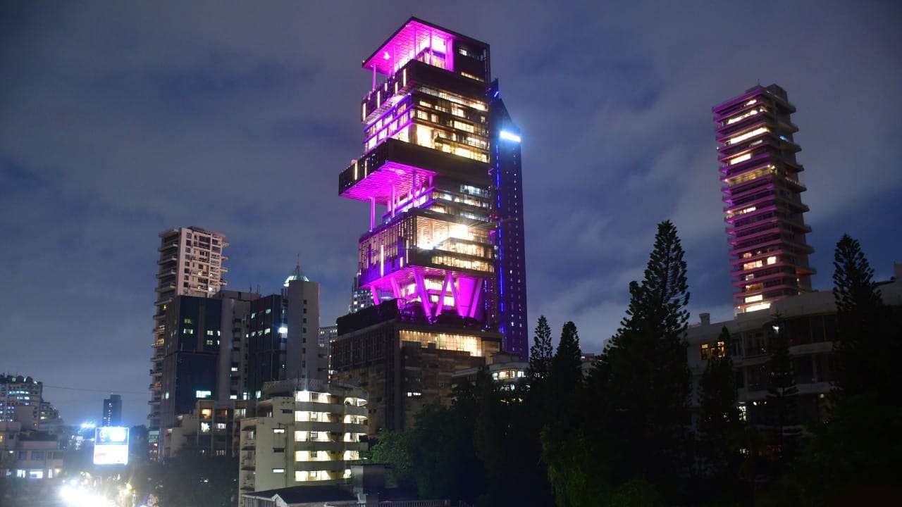 या ठिकाणी शेतीसाठी इस्रायली ड्रीप इरिगेशन आणि प्रगत तंत्रज्ञानाचा वापर केला जातो. या शेतात कोणतीही घातक कीटकनाशके किंवा रासायनिक खते वापरली जात नाहीत.