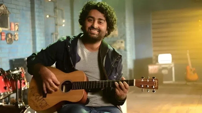 अरिजीत सिंगने गाणी गाऊन किती पैसे कमावले? एकूण संपत्ती किती?