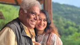 अभिनेते आशिष विद्यार्थी आणि त्यांच्या पत्नीचा अपघात, बाईकस्वाराची धडक.