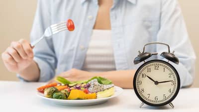 वजन कमी करायचे आहे, तर रात्री डीनरमधून हे 5 पदार्थ वगळा, अन्यथा वजन घटणे अशक्य