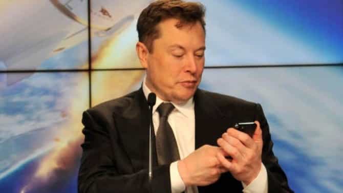 Elon Musk आणू शकतात नवा स्मार्टफोन, iPhone आणि Android असणार वेगळा