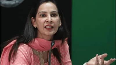 बड्या महिला नेत्याचा काँग्रेसला रामराम, प्रदेशाध्यक्षांवर गंभीर आरोप, राजकारणात खळबळ