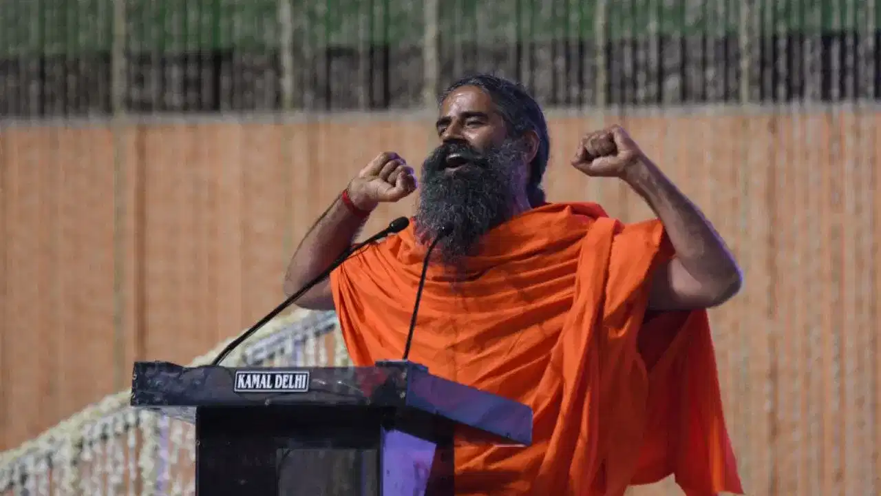 रक्ताची कमतरता होणार दूर, हिवाळ्यात शरीर राहणार उबदार, रामदेव बाबांनी सांगितला खास उपाय