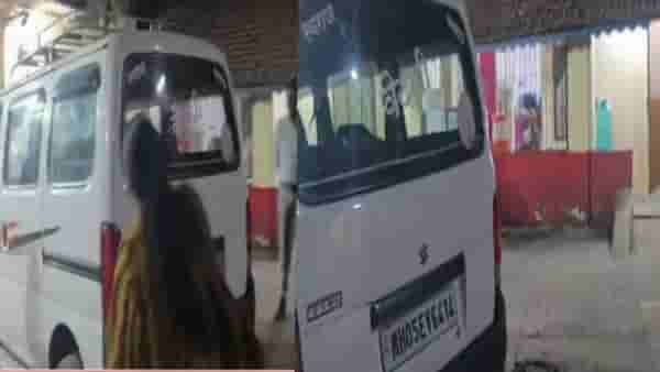 Badlapur : शाळेच्या व्हॅनमधून उशीरा परतली, भेदरलेल्या चिमुकलीने सांगितलेलं ऐकून आई हादरलीच... बदलापूरमध्ये काय घडलं ?