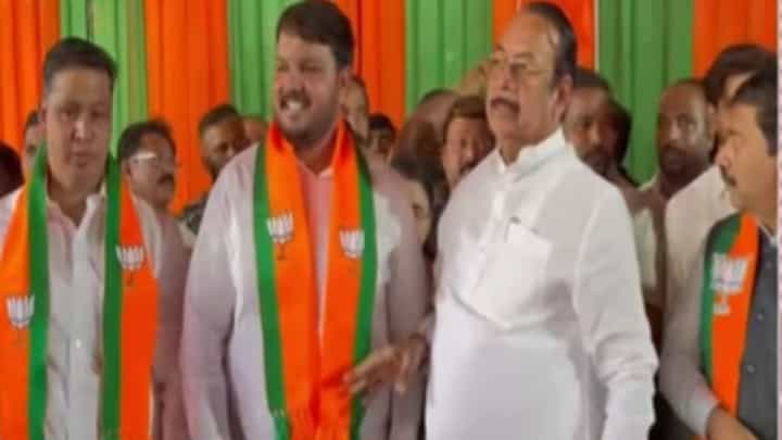 बदलापूरमध्ये शिंदेंच्या शिवसेनेला धक्का! उपशहरपप्रमुखांचा भाजपात प्रवेश बदलापूरमध्ये शिंदेंच्या शिवसेनेला धक्का! उपशहरपप्रमुखांचा भाजपात प्रवेश
