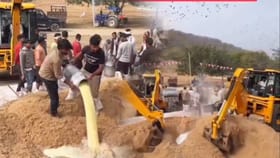 काजू बदाम अन्... दोन JCB च्या मदतीने तयार केला 800 क्विंटल प्रसाद, भैर.