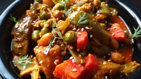 10 मिनिटात या खास पद्धतीने तयार करा भोगीची भाजी, चमचमीत आणि चवदारही...