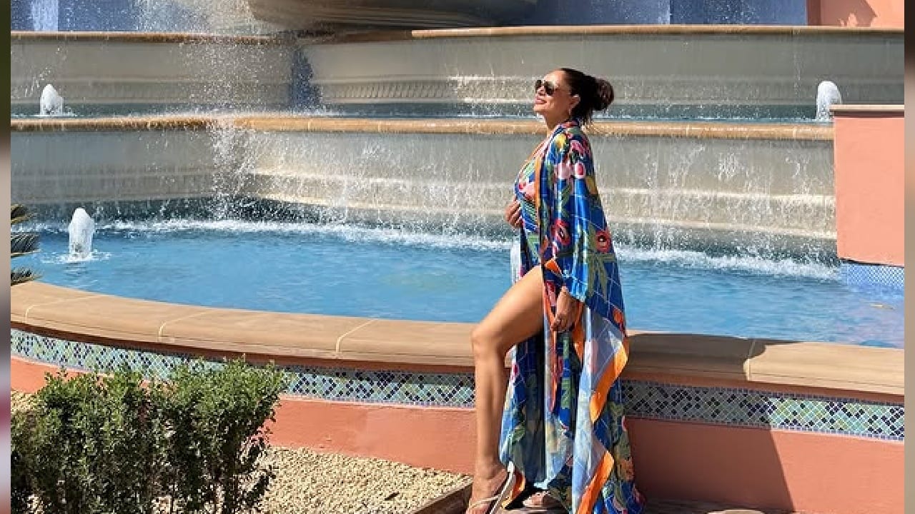 आज आम्ही तुम्हाला बॉलिवूडमधील अशाच एका अभिनेत्रीबद्दल सांगणार आहोत, जिला तिच्या सावळ्या रंगावरून अनेकांनी टोमणे मारले. पण आज तिच अभिनेत्री तिच्या हॉट लुक आणि सौंदर्यामुळे चर्चेत आहे. 