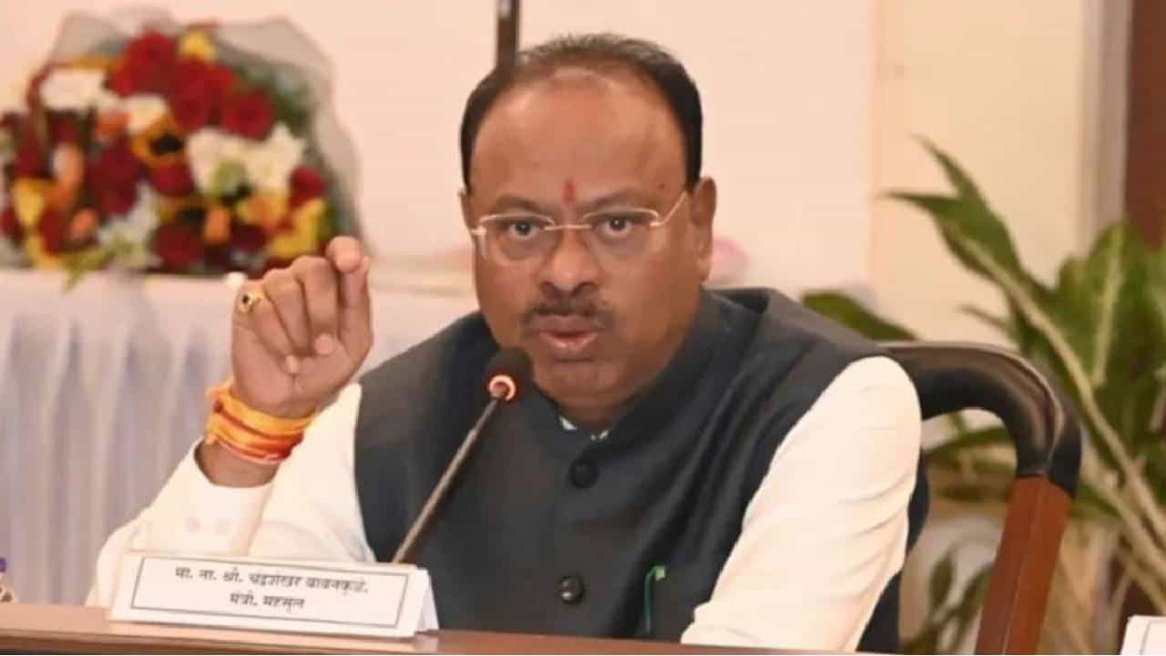 'उद्धव ठाकरेंनी फडणवीसांच्या पाठीत खंजीर खुपसला अन्...' बड्या नेत्याचा ठाकरेंवर हल्लाबोल