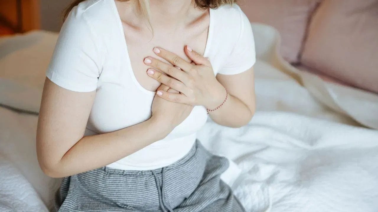 ४ - रक्तातील साखर वाढणे ( डायबिटीस किंवा प्री डायबिटीस ) -  ग्लुकोजच्या उच्च पातळीने रक्तवाहिन्या डॅमेज होतात आणि हृदय विकाराला आमंत्रण मिळत असते. 