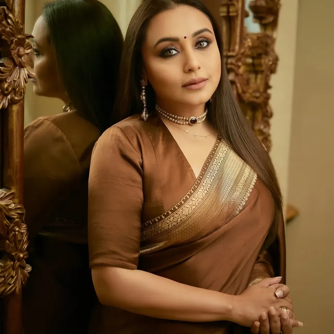 राणी मुखर्जीचा डेब्यू बंगाली फिल्म 'बियेर फूल'(1996) मधून झाला. हिंदी सिनेमामध्ये तिची सुरुवात 1997 साली आलेल्या ‘राजा की आएगी बारात’ चित्रपटापासून झाली. तीन दशकानंतरही इंडस्ट्रीमध्ये तिचा दबदबा कायम आहे. उत्तम अभिनयाच्या बळावर तिला 2025 साली नॅशनल अवॉर्ड सुद्धा मिळाला.