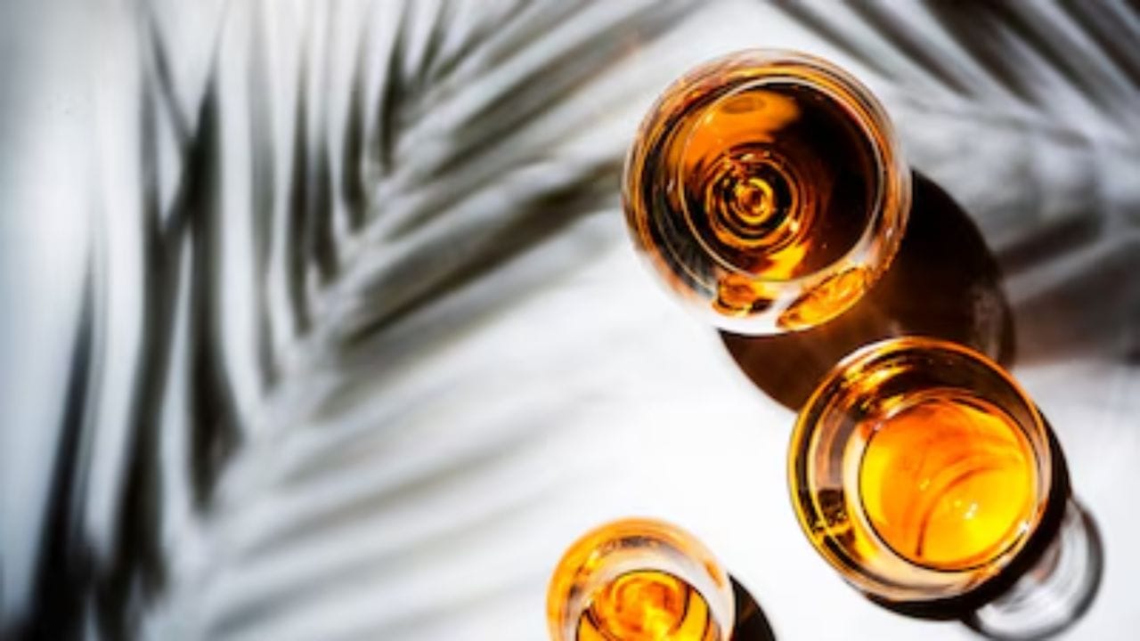 अनेक तांस दुर्गंध - दारुचा परिणाम केवळ तोंडाच्या पृष्ठभागावरच नाही तर श्वासातून देखील दारुचा वास बाहेर येत असतो. आणि अनेक तास हा दुर्गंध येत असतो.