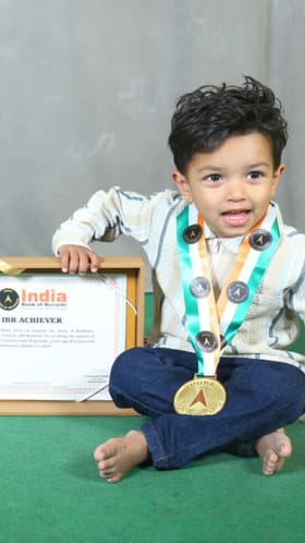 बुलढाण्याचा 'गुगल बॉय'! अडीच वर्षांच्या क्षितिजचा विश्वविक्रम.