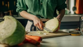 कोबी कोणी खाऊ नये? कच्चा कोबी खाल्ल्याने काय होते?.