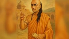 Chanakya Niti : चाणक्यांचे हे विचार तुमचं आयुष्यच बदलून टाकतील.