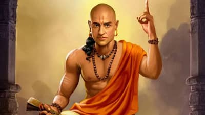 Chanakya Niti : चाणक्य म्हणतात या तीन लोकांची समाजात कायम उपेक्षाच होते