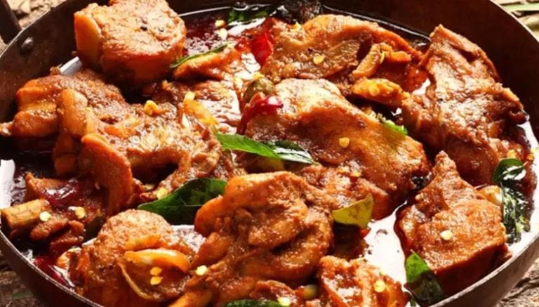 या जगभरात कोट्यवधी लोक मांसाहार करतात. विशेष म्हणजे मांसाहार करताना अनेकजण वेगवेगळ्या प्राण्याचे मांस खातात. काही ठिकाणी तर विचित्र प्राण्यांचे मांस मोठ्या आवडीने खाल्ले जाते. 