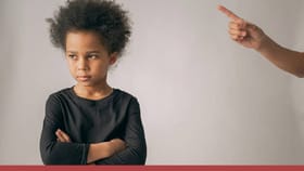 तुम्ही मुलांना ‘या’ 4 मार्गांनी शिस्त शिकवता का? जाणून घ्या.