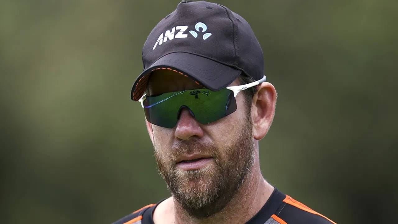 न्यूजीलंड  डोमेस्टिक सर्किटमध्ये जेकब ओरम यांनी सेंट्रल ड्रिस्ट्रिक्ट्सला कोचिंग दिली आहे. सोबतच ते अबु धाबी टी10 मध्ये नॉर्दर्न वॉरियर्स आणि SA20 मध्ये मुंबई इंडियन्स केपटाऊनचे बॉलिंग कोच होते. ओरम पहिल्यांदा पीएसएल टीमची कोचिंग करताना दिसणार आहेत. (फोटो-GETTY IMAGES)