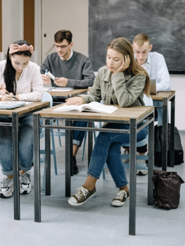 जगातले असे 10 देश जे सर्वाधिक अशिक्षित आहेत, भारताचा शेजारील देशाचाही समावेश