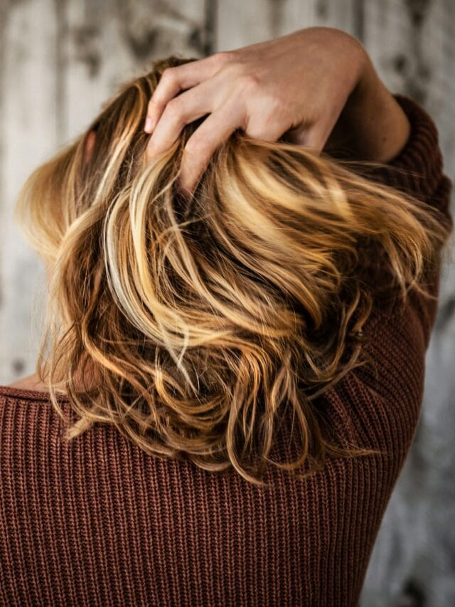 केस गळती रोखण्यासाठी आहारात काय बदल करावा ?