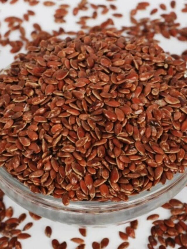 आळशी महिलांच्या आरोग्यासाठी फायदेशीर, जाणून घ्या खास फायदे