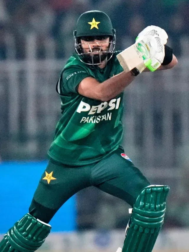 टी 20I वर्ल्ड कप स्पर्धेत सर्वाधिक धावा करणारे कर्णधार, रोहित-बाबरपैकी नंबर 1 कोण?