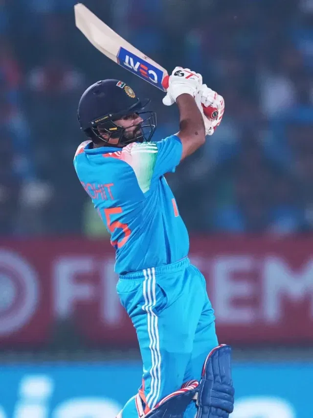 वनडेत चेसिंग करताना सर्वाधिक सिक्स कुणाच्या नावावर? रोहित या स्थानी