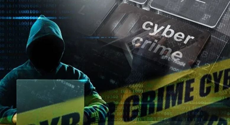 कोणतेही अॅप डाऊनलोड करताना चौकशी करा. कोणत्याही आक्षेपार्ह ग्रुपमध्ये अॅड होऊ नका. संशय वाढवणाऱ्या लिंकवर क्लिक करू नका. तसेच आक्षेपार्ह, अश्लिल कन्टेंटपासून दूर राहणे असे काही पर्याय आहेत, ज्यामुळे भविष्यात येणाऱ्या अडचणीपासून दूर राहता येते.