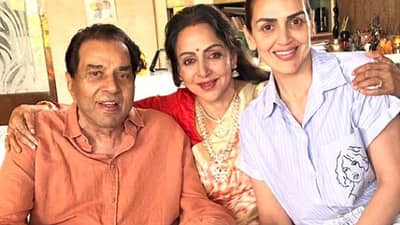 Dharmendra : धर्मेंद्र यांना पद्म पुरस्कार जाहीर, हेमामालिनी यांची प्रतिक्रिया चर्चेत; मुलांनीही..