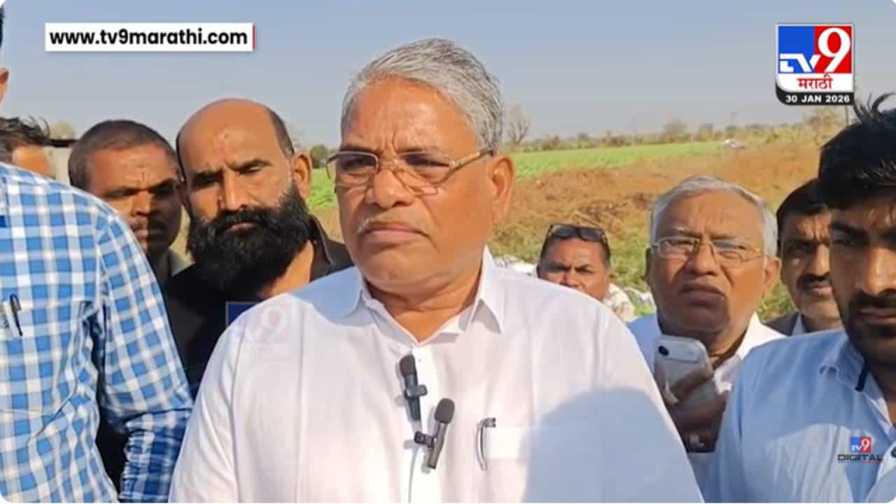 Dhule | अवकाळी पावसाचा थयथयाट... वारा एवढा सुटला की पपईची गाडीच उलटली; पावसाच्या तांडवाने धुळेकर हादरले
