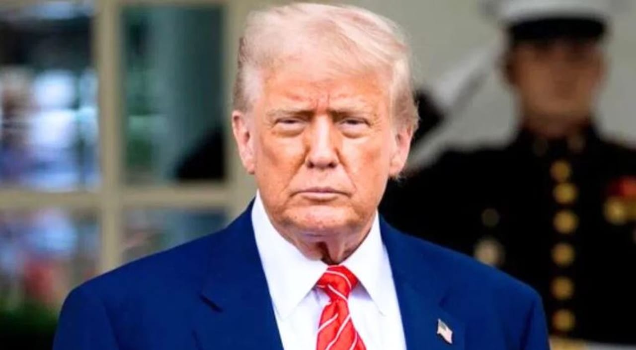 अमेरिकेचे राष्ट्राध्यक्ष डोनाल्ड ट्रम्प यांच्य 'अमेरिका फस्ट' या धोरणामुळे संपूर्ण जगात व्यापारविषयक अस्थिरता आहे. सगळेच देश स्वयंपूर्ण होण्याचा प्रयत्न करत असून अमेरिकेला पर्याय म्हणून वेगळी बाजारपेठ शोधत आहेत. डोनाल्ड ट्रम्प यांनी अनेक देशांच्या विरोधात टॅरि अस्त्र बाहेर काढलेले आहे. 