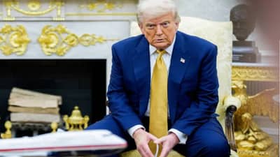 Donald Trump : जगासाठी अत्यंत धक्कादायक बातमी… ट्रम्प यांचे हात अचानक पडले निळे; चर्चांना उधाण, अमेरिकेत खळबळ..