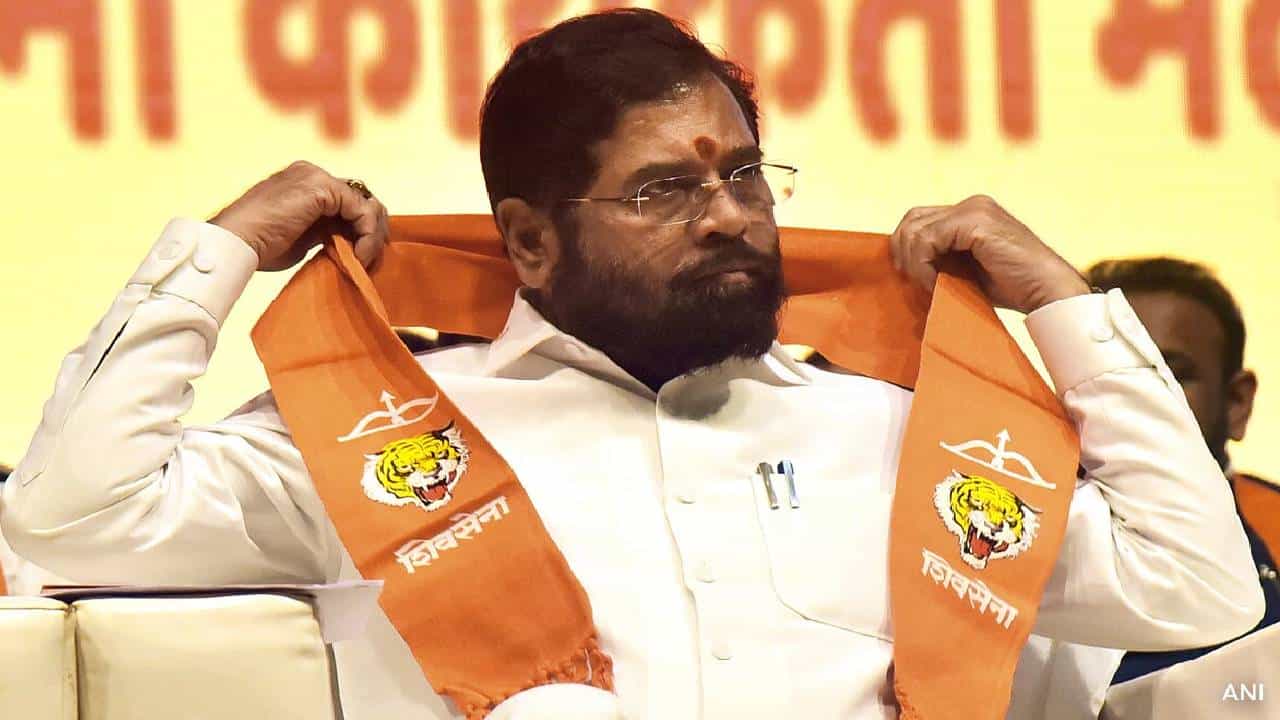 Eknath Shinde Shiv Sena : एकनाथ शिंदे यांच्या शिवसेनेला मनपा निवडणुकीपूर्वीच मोठा धक्का, 'स्थानिक' निवडणुकीत शिंदे गटाला आव्हान
