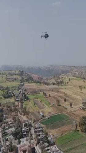 संत वामनभाऊ महाराज यांचा सुवर्ण पुण्यतिथी महोत्सव, हेलिकॉप्टरमधून पुष्पवृष्टी.