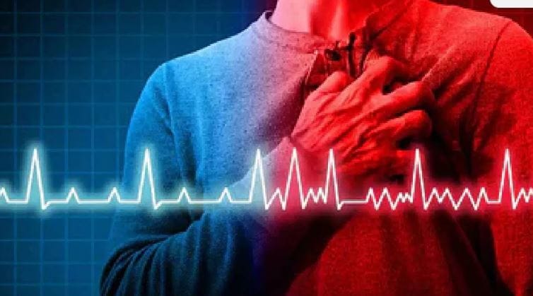 सामान्यत: हृदयविकाराचा झटका येण्याआधी जबड्यापासून ते नाभीपर्यंत वेदना होतात. उजव्या किंवा डाव्या हातालाही वेदना होऊ शकतात. ही वेदना पाठ किंवा छातीपर्यंत जाऊ शकते. म्हणूनच अशा प्रकारच्या वेदना होत असतील तर लगेच तपासण्या केल्या पाहिजेत. डॉक्टरांशी संपर्क साधला पाहिजे. 