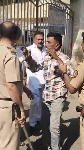 बोगस मतदानाच्या आरोपातून तरुणाला चोप.