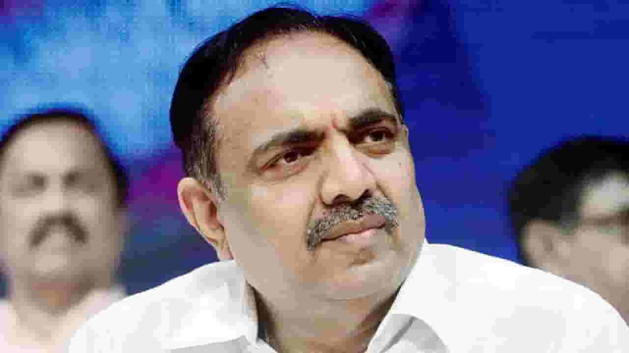 Jayant Patil | असं कसं होऊ शकतं? अजित पवारांच्या विमान अपघातावर जयंत पाटलांचा सवाल