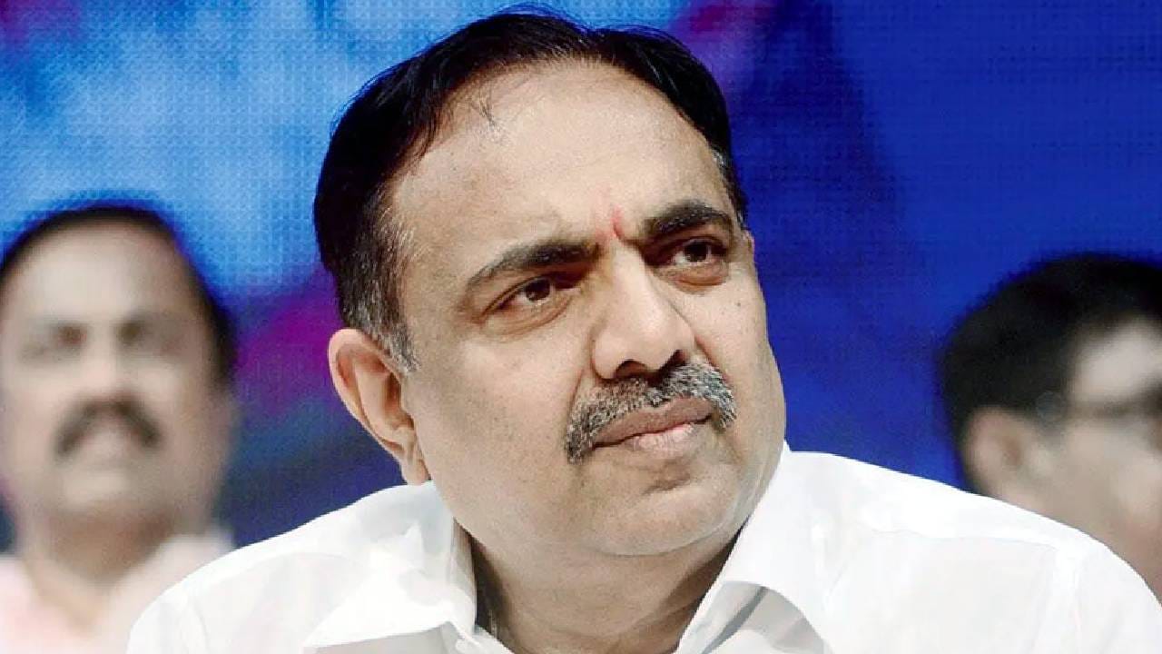 Jayant Patil | असं कसं होऊ शकतं? अजित पवारांच्या विमान अपघातावर जयंत पाटलांचा सवाल Jayant Patil | असं कसं होऊ शकतं? अजित पवारांच्या विमान अपघातावर जयंत पाटलांचा सवाल