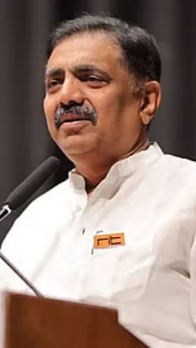 भाजपचे निष्ठावान सतरंज्या उचलत आहे! जयंत पाटलांची टीका.