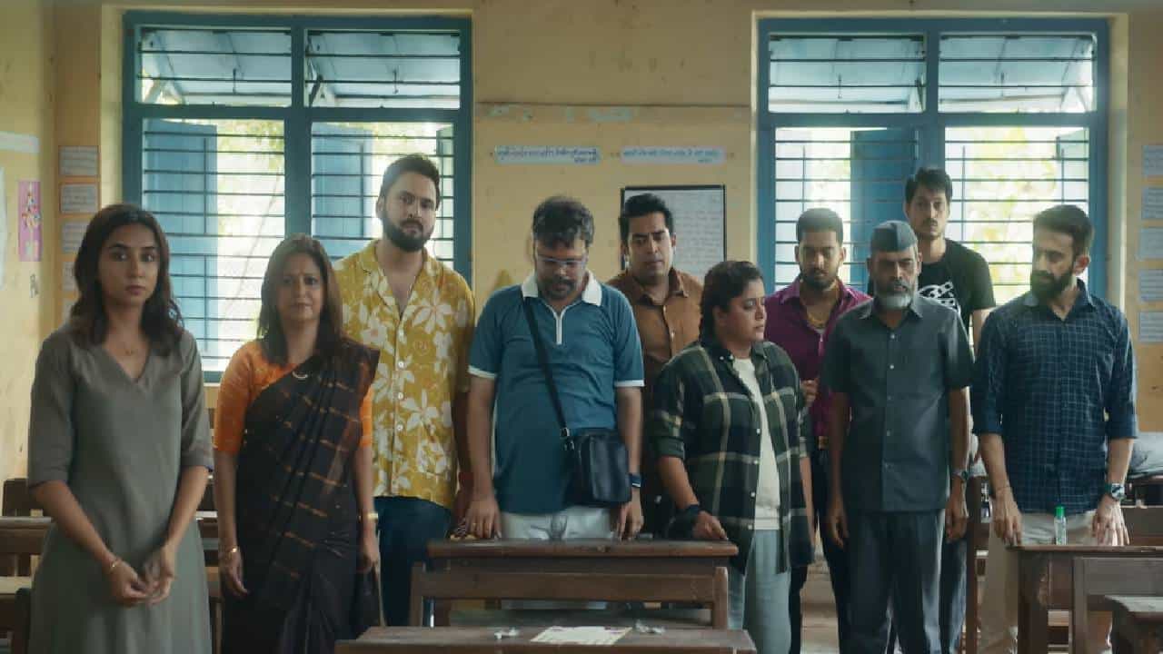हेमंत ढोमे दिग्दर्शित 'क्रांतिज्योती विद्यालय: मराठी माध्यम' हा चित्रपट 1 जानेवारी 2026 रोजी प्रदर्शित झाला. या चित्रपटाला थिएटरमध्ये चार आठवडे पूर्ण झाले आहेत. 'धुरंधर' आणि 'बॉर्डर 2' या चित्रपटांच्या लाटेदरम्यानही हा चित्रपट थिएटरमध्ये टिकून आहे.